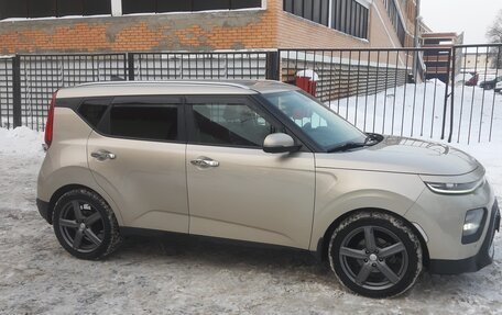 KIA Soul III, 2019 год, 2 000 000 рублей, 2 фотография