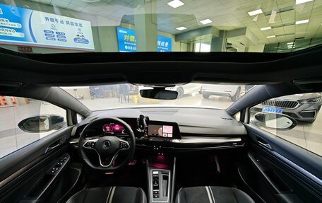 Volkswagen Golf VIII, 2022 год, 1 795 000 рублей, 14 фотография