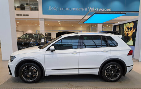 Volkswagen Tiguan II, 2018 год, 3 223 000 рублей, 8 фотография