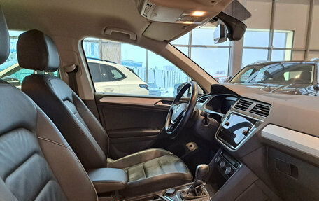 Volkswagen Tiguan II, 2018 год, 3 223 000 рублей, 11 фотография