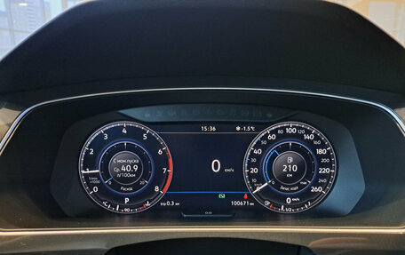 Volkswagen Tiguan II, 2018 год, 3 223 000 рублей, 14 фотография