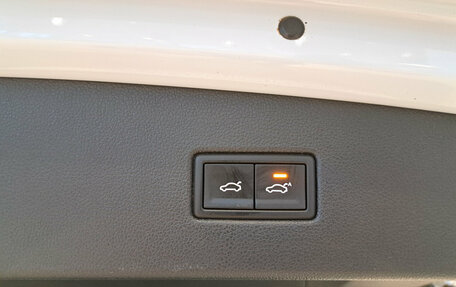 Volkswagen Tiguan II, 2018 год, 3 223 000 рублей, 22 фотография