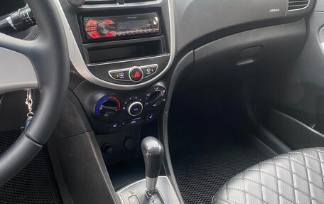 Hyundai Solaris II рестайлинг, 2013 год, 727 000 рублей, 12 фотография