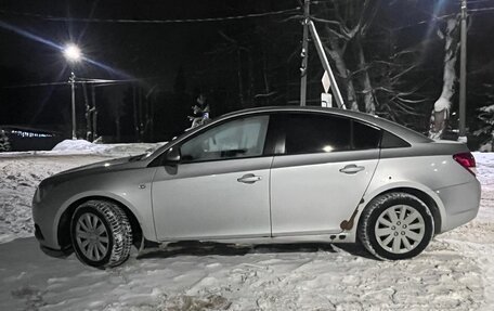 Chevrolet Cruze II, 2010 год, 510 000 рублей, 4 фотография