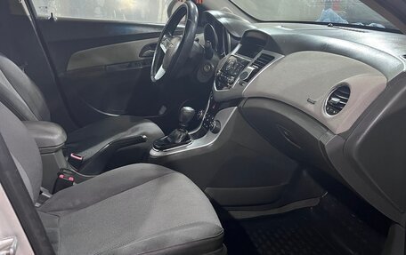 Chevrolet Cruze II, 2010 год, 510 000 рублей, 9 фотография