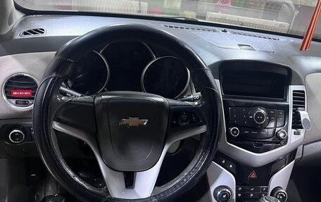 Chevrolet Cruze II, 2010 год, 510 000 рублей, 6 фотография