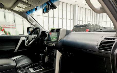 Toyota Land Cruiser Prado 150 рестайлинг 2, 2011 год, 2 250 000 рублей, 13 фотография