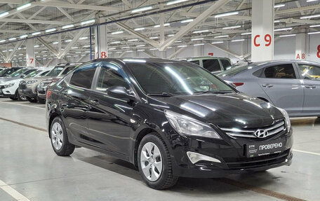 Hyundai Solaris II рестайлинг, 2016 год, 900 000 рублей, 3 фотография