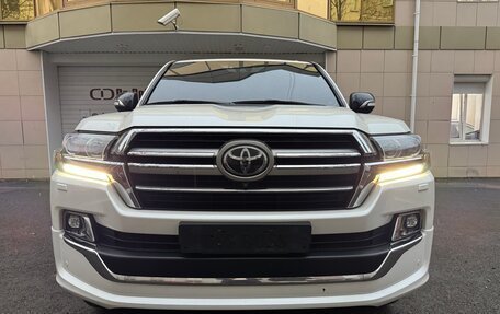 Toyota Land Cruiser 200, 2017 год, 7 100 000 рублей, 2 фотография