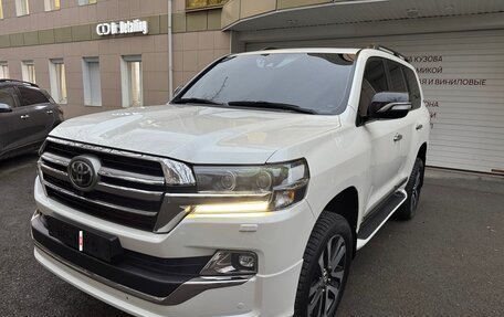 Toyota Land Cruiser 200, 2017 год, 7 100 000 рублей, 4 фотография