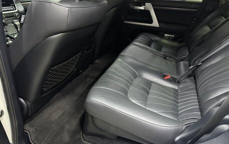 Toyota Land Cruiser 200, 2017 год, 7 100 000 рублей, 22 фотография