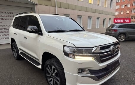 Toyota Land Cruiser 200, 2017 год, 7 100 000 рублей, 5 фотография