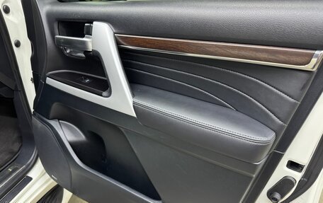 Toyota Land Cruiser 200, 2017 год, 7 100 000 рублей, 37 фотография