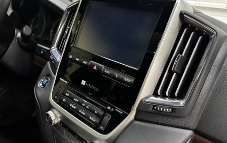 Toyota Land Cruiser 200, 2017 год, 7 100 000 рублей, 32 фотография