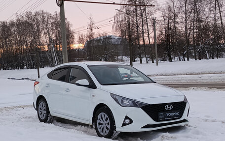 Hyundai Solaris II рестайлинг, 2020 год, 1 325 000 рублей, 3 фотография