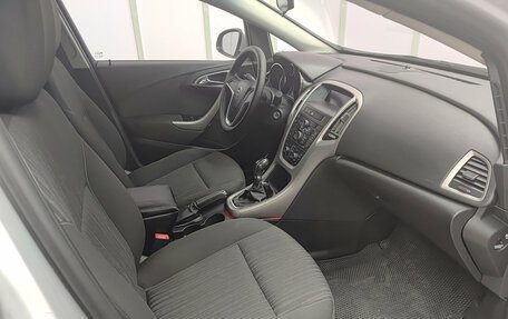 Opel Astra J, 2011 год, 677 000 рублей, 13 фотография