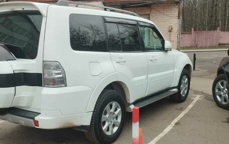Mitsubishi Pajero IV, 2015 год, 2 749 000 рублей, 2 фотография