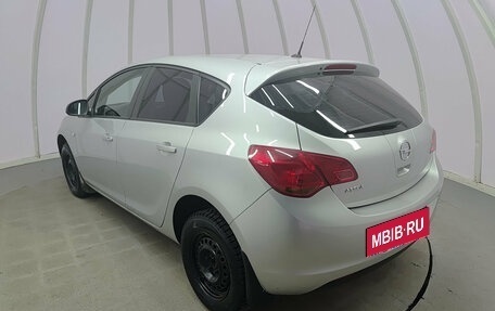 Opel Astra J, 2011 год, 677 000 рублей, 8 фотография