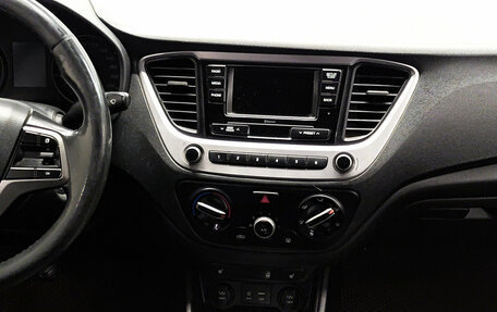 Hyundai Solaris II рестайлинг, 2018 год, 830 000 рублей, 15 фотография