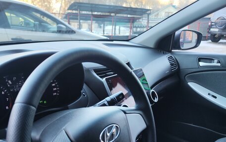 Hyundai Solaris II рестайлинг, 2012 год, 1 100 000 рублей, 11 фотография