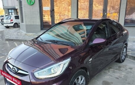 Hyundai Solaris II рестайлинг, 2012 год, 1 100 000 рублей, 3 фотография