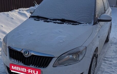 Skoda Fabia II, 2012 год, 650 000 рублей, 3 фотография