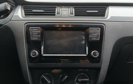 Skoda Rapid I, 2018 год, 1 050 000 рублей, 15 фотография