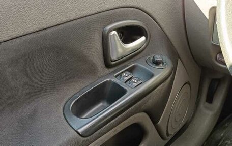 Renault Symbol, 2010 год, 399 999 рублей, 10 фотография