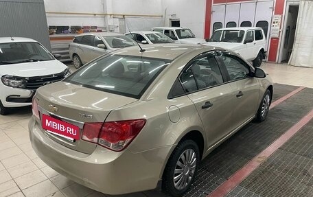 Chevrolet Cruze II, 2010 год, 719 000 рублей, 2 фотография