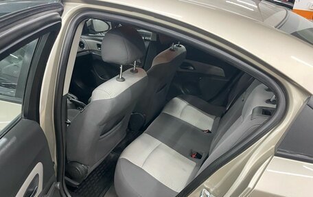 Chevrolet Cruze II, 2010 год, 719 000 рублей, 7 фотография