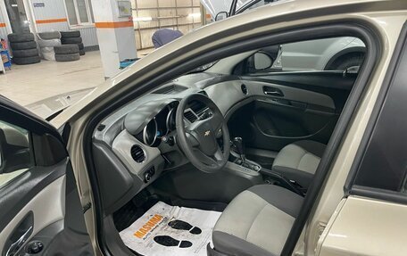 Chevrolet Cruze II, 2010 год, 719 000 рублей, 6 фотография