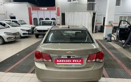 Chevrolet Cruze II, 2010 год, 719 000 рублей, 4 фотография