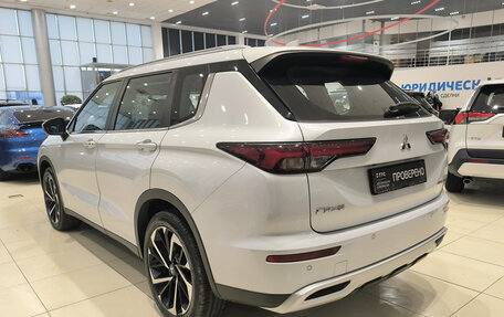 Mitsubishi Outlander, 2023 год, 4 100 000 рублей, 8 фотография