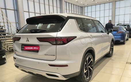 Mitsubishi Outlander, 2023 год, 4 100 000 рублей, 6 фотография