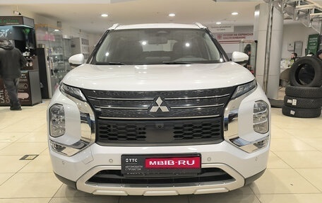 Mitsubishi Outlander, 2023 год, 4 100 000 рублей, 2 фотография
