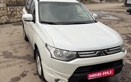 Mitsubishi Outlander III рестайлинг 3, 2014 год, 1 490 000 рублей, 1 фотография