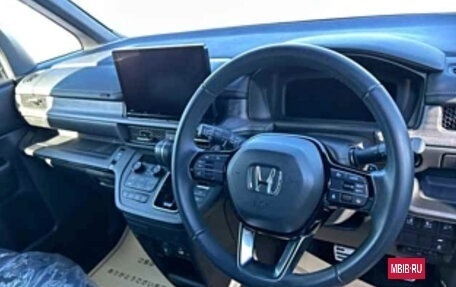 Honda Stepwgn, 2022 год, 2 690 000 рублей, 5 фотография