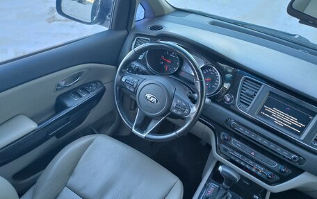 KIA Carnival III, 2018 год, 2 410 000 рублей, 16 фотография