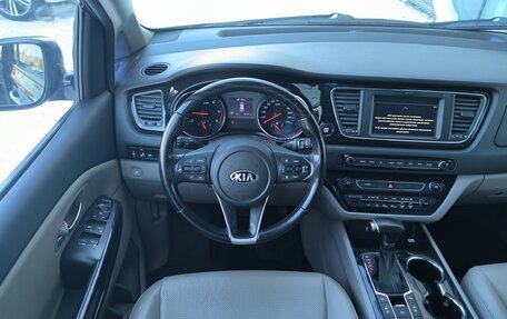 KIA Carnival III, 2018 год, 2 410 000 рублей, 17 фотография