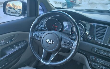 KIA Carnival III, 2018 год, 2 410 000 рублей, 19 фотография