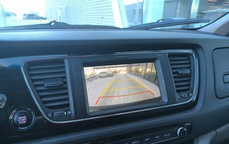 KIA Carnival III, 2018 год, 2 410 000 рублей, 20 фотография