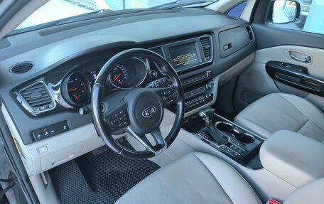 KIA Carnival III, 2018 год, 2 410 000 рублей, 32 фотография