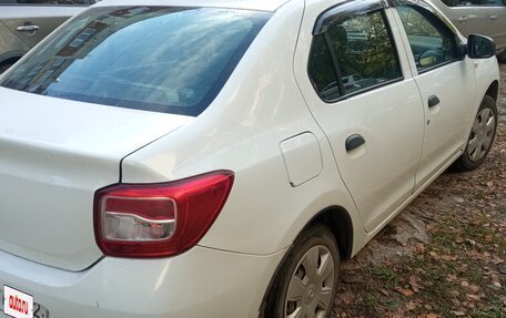 Renault Logan II, 2017 год, 588 000 рублей, 2 фотография