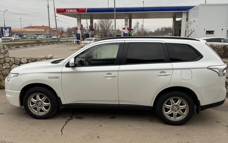 Mitsubishi Outlander III рестайлинг 3, 2014 год, 1 490 000 рублей, 4 фотография