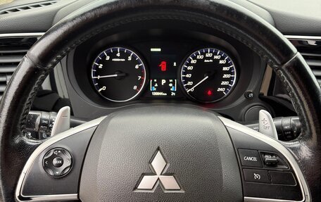 Mitsubishi Outlander III рестайлинг 3, 2014 год, 1 490 000 рублей, 10 фотография