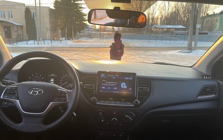 Hyundai Solaris II рестайлинг, 2021 год, 1 850 000 рублей, 5 фотография