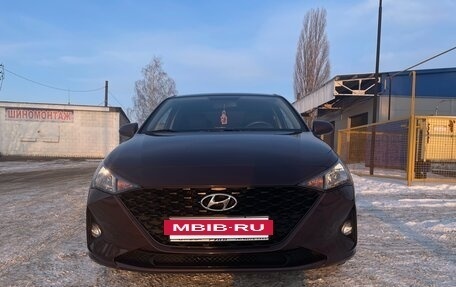 Hyundai Solaris II рестайлинг, 2021 год, 1 850 000 рублей, 3 фотография