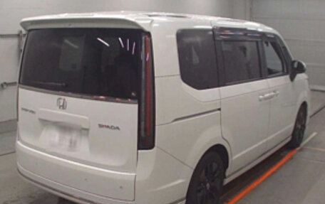 Honda Stepwgn, 2022 год, 2 390 000 рублей, 2 фотография