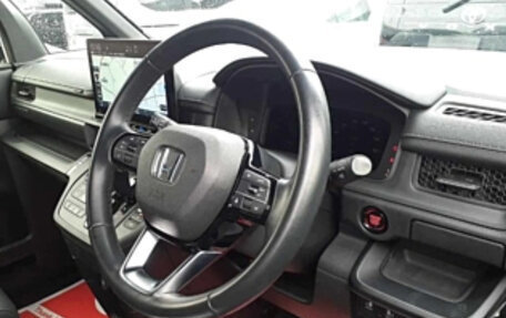 Honda Stepwgn, 2022 год, 2 390 000 рублей, 7 фотография