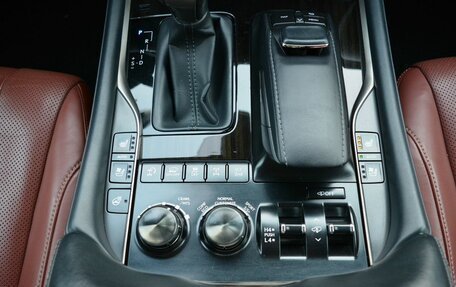 Lexus LX III, 2018 год, 7 649 000 рублей, 30 фотография